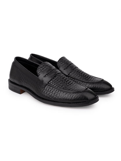 Men Black Textured Loafers