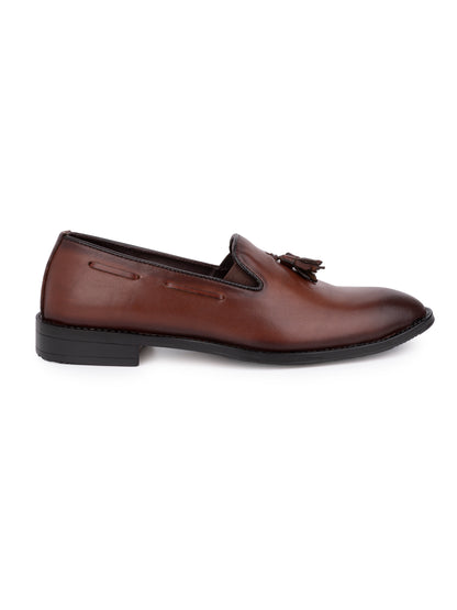 Men Brown Solid Loafer