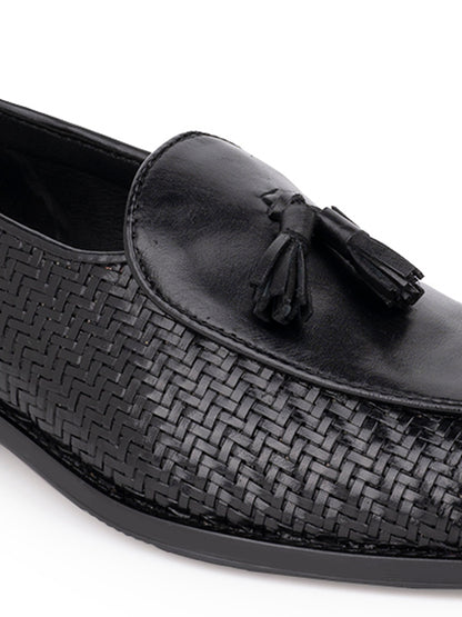 Men Black Solid Loafer