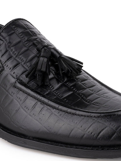 Men BLACK Solid Loafers