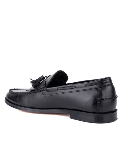 Men Black Solid Loafer