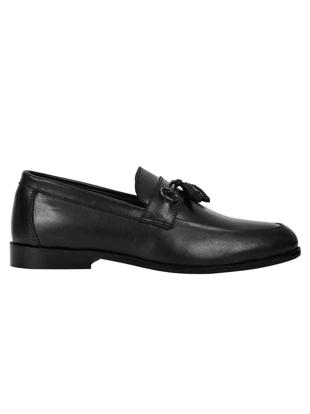 Men Black Solid Loafer