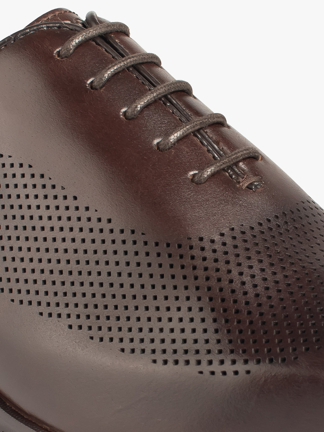 Men Brown Perforation Oxford Shoes