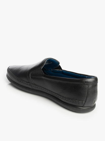 Men Black Solid Loafers